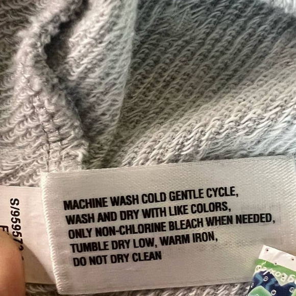 3/$27 Gap Crewneck Sweatshirt in Gray, White Polka Dots, Medium - Picture 8 of 11